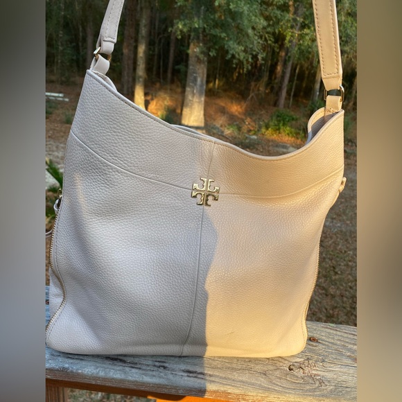 Tory Burch Handbags - Tory Burch Ivy Pebble Leather Hobo